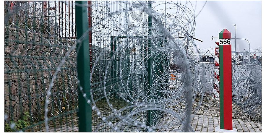 Туск заявил, что Польша закрывает границы с Беларусью