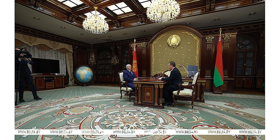 Александр Лукашенко принял с докладом премьер-министра. Основная тема - повестка предстоящей встречи с Путиным