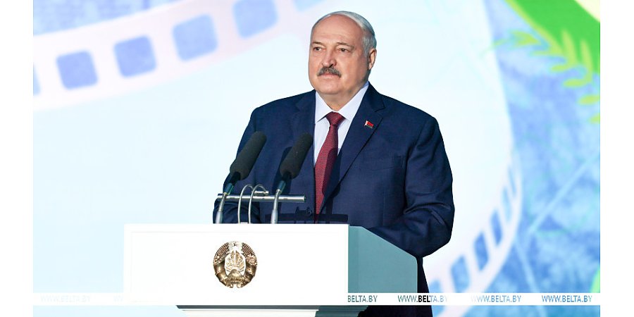 Александр Лукашенко на празднике "Купалье": белорусы - нация с древней историей 