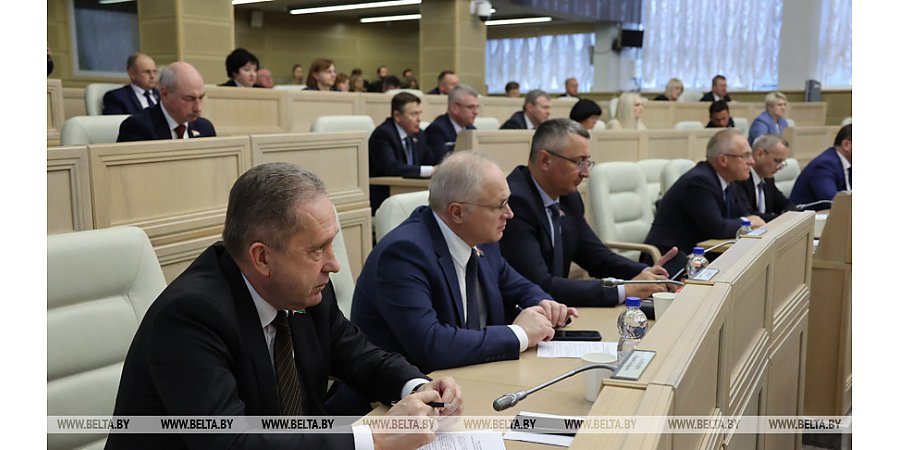 Сенаторы одобрили изменения в законы по вопросам налогообложения