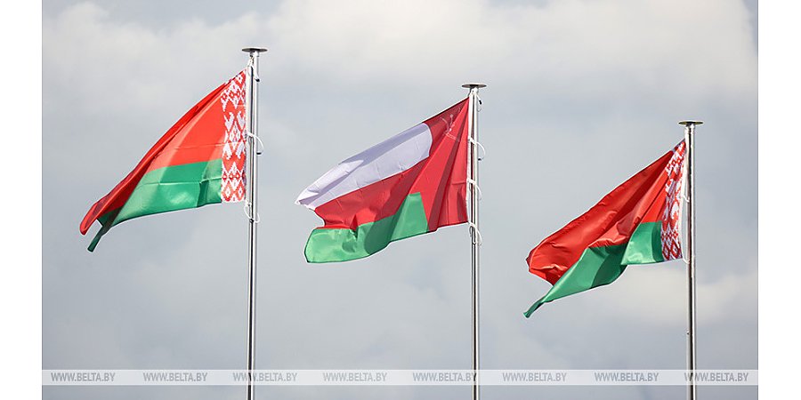 Александр Лукашенко направился с рабочим визитом в Оман