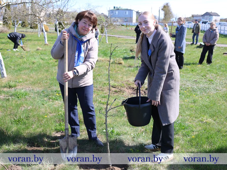 Арина Мысевич и Ольга Муравская.JPG