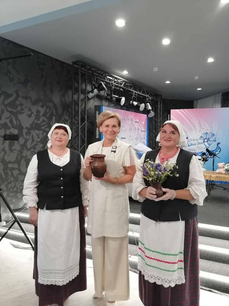 2.jpg 2.jpg
