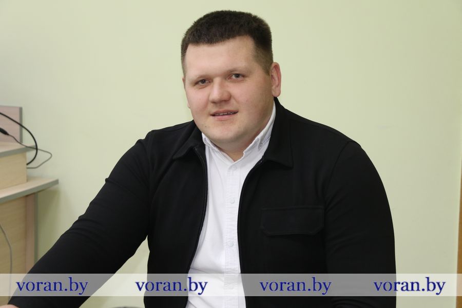 Главный зоотехникВиталий Михайловский.JPG